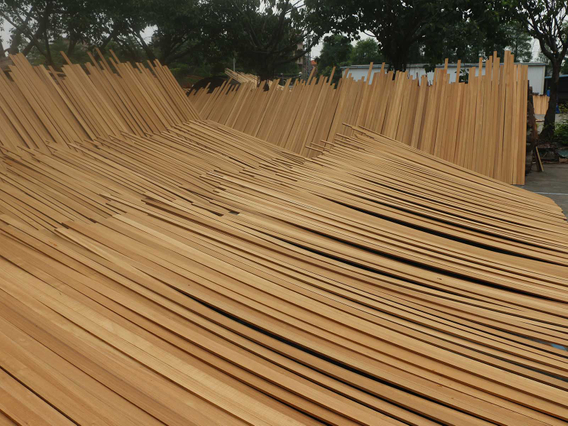 Terrassendielen aus Teakholz